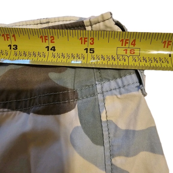 Y2K‎ Gap Surplus Camo Cargo Capri  Size  6 Mid Rise Grunge - Picture 8 of 8